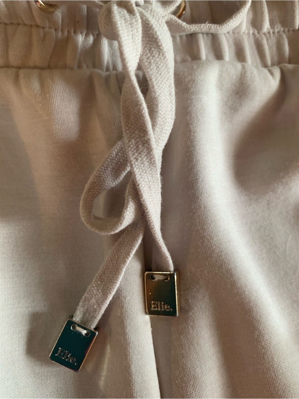 Ellie Tahari High-Waisted Tailored Shorts Size Large Gold Detail Pockets - Picture 3 of 8